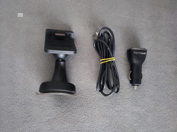 Original TomTom Aktiv Magnethalterung mit Ladekabel für GO 500 5000 510 5100 600 6000 610 6100 9UUB.001.28